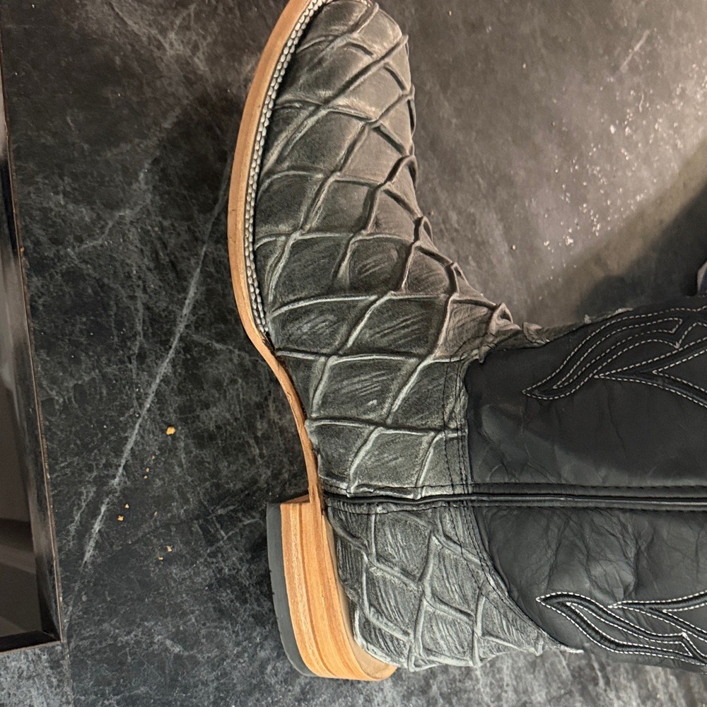 Black and Gray Men's Pirarucu Western Boots - Picture 4 of 5